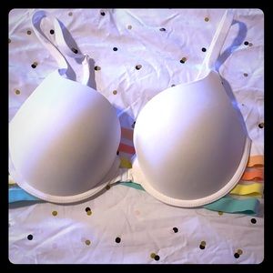 Victoria’s Secret front hook bra.